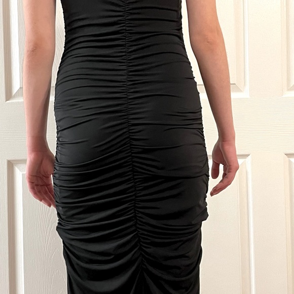 NWT Abercrombie Women’s ruched black evening gown -size M - Picture 4 of 5